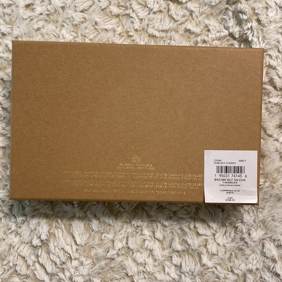 NWT NIB Coach Mini Black Cherry Color Wallet w/ Gold Chain & Attachable Charms - Picture 9 of 10